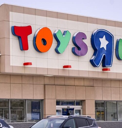Toys “R” Us abrirá 120 nuevas tiendas impulsada por las compras de coleccionistas adultos
