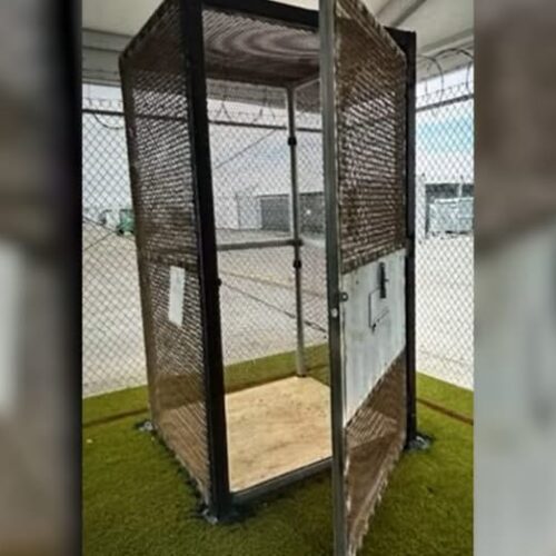 El organismo de control del DHS revela que en «Alligator Alcatraz» se recluía a inmigrantes detenidos en jaulas del tamaño de cabinas telefónicas