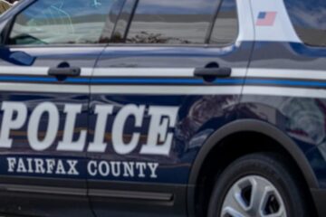 Mujer en silla de ruedas muere atropellada en Virginia