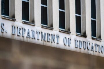 Un juez anula los recortes de 600 millones de dólares de la administración Trump a la formación docente