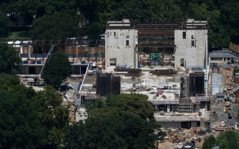 La Corte Suprema permite a la Casa Blanca continuar la construcción del salón de baile de 400 millones de dólares de Trump