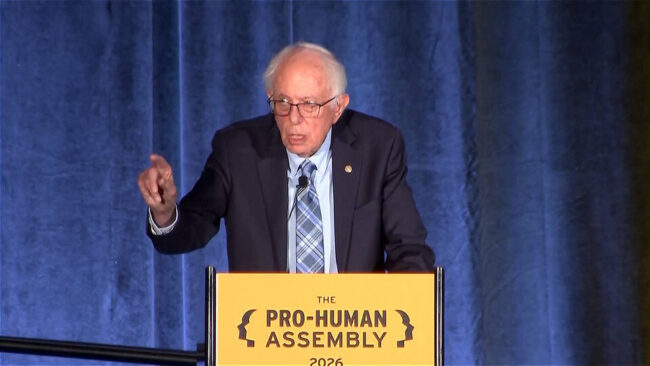 Bernie Sanders y Steve Bannon encabezan una “Asamblea Pro-Humanos” y reclaman regulaciones para la IA