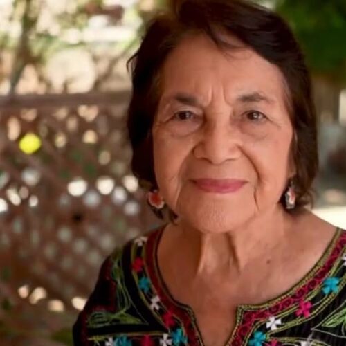 Dolores Huerta, influyente líder sindical e ícono de los derechos civiles, fallece a los 96 años
