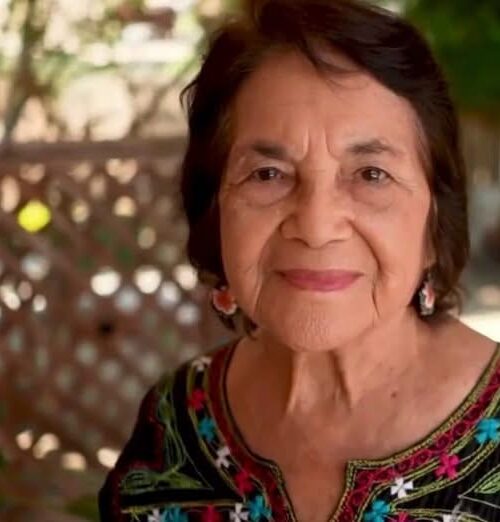 Dolores Huerta, influyente líder sindical e ícono de los derechos civiles, fallece a los 96 años