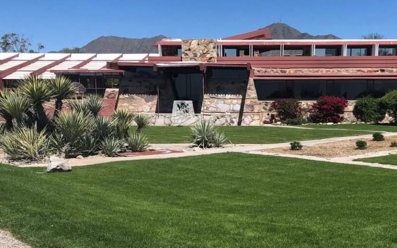 Turista brasileño muere tras un accidente en la residencia de invierno de Frank Lloyd Wright en Arizona