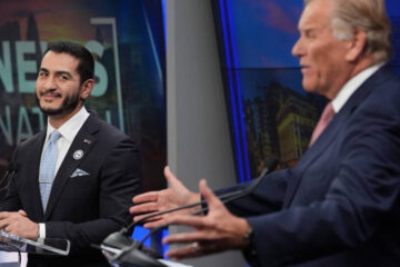Corresponsal de CBS News se disculpa por elogiar a un hombre que interrumpió al candidato demócrata al Senado Abdul El-Sayed