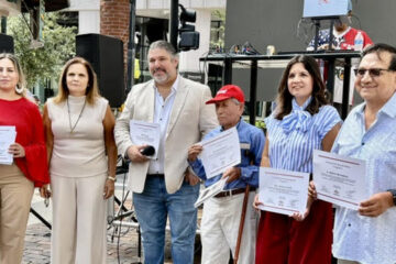 Un 18 de octubre distinto: Orlando recibe por fin a su propia cónsul peruana