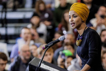 El Gobierno de Trump admite públicamente que busca retirar la ciudadanía y deportar a la congresista Ilhan Omar