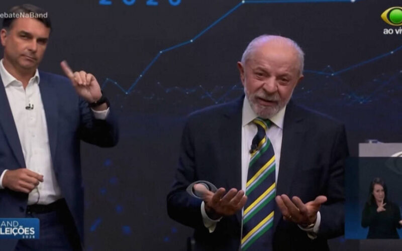 Lula y Flávio Bolsonaro celebraron el primer y único debate antes de la segunda vuelta presidencial en Brasil