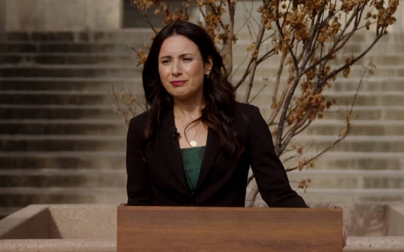 La candidata a gobernadora de Texas, Gina Hinojosa presenta una demanda para acceder a correos electrónicos entre Musk y el gobernador Abbott