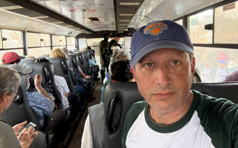 Las Fuerzas de Defensa de Israel detienen al candidato demócrata al Congreso de EE.UU. Brad Lander en los territorios ocupados de Cisjordania